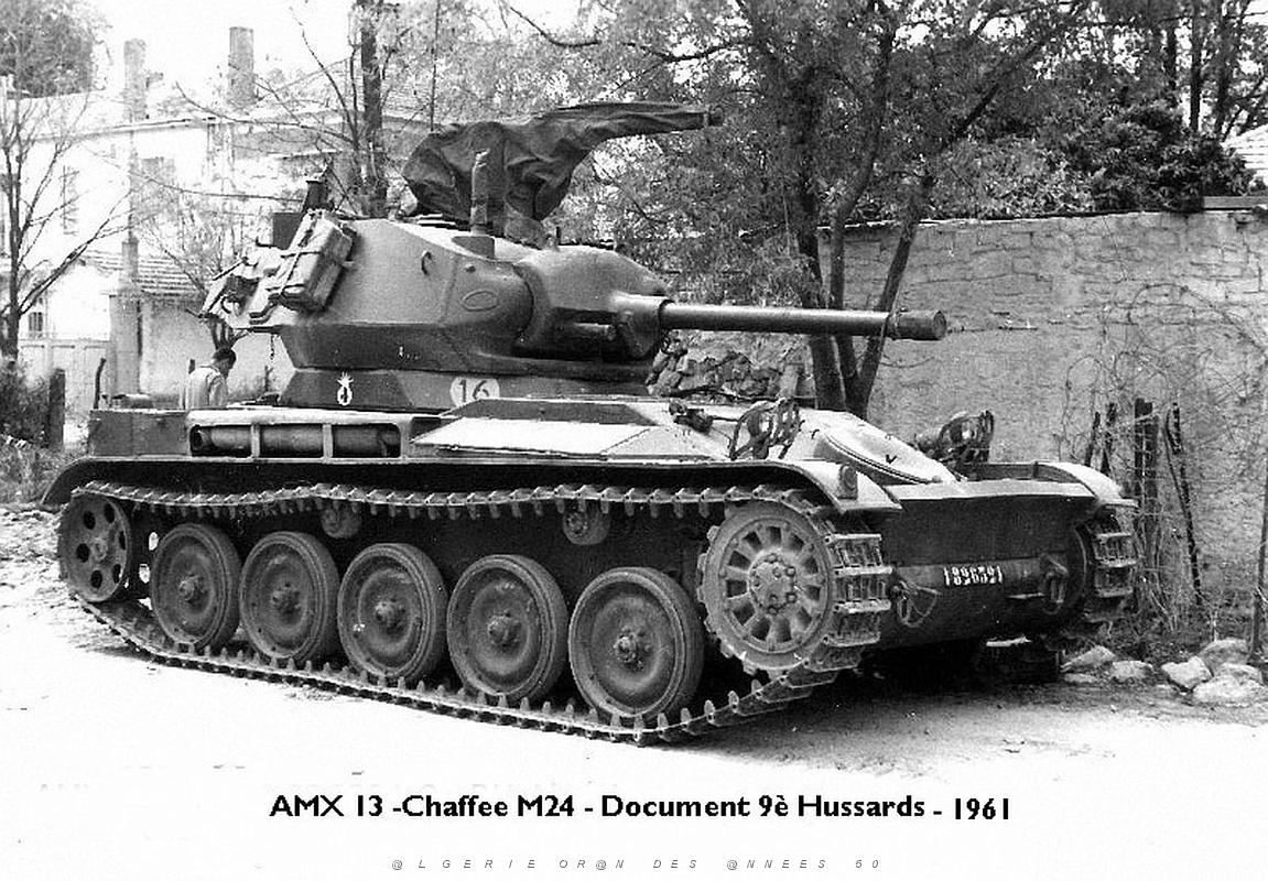 014- 9e Hussards - AMX 13 modifie Chaffee M24.jpg